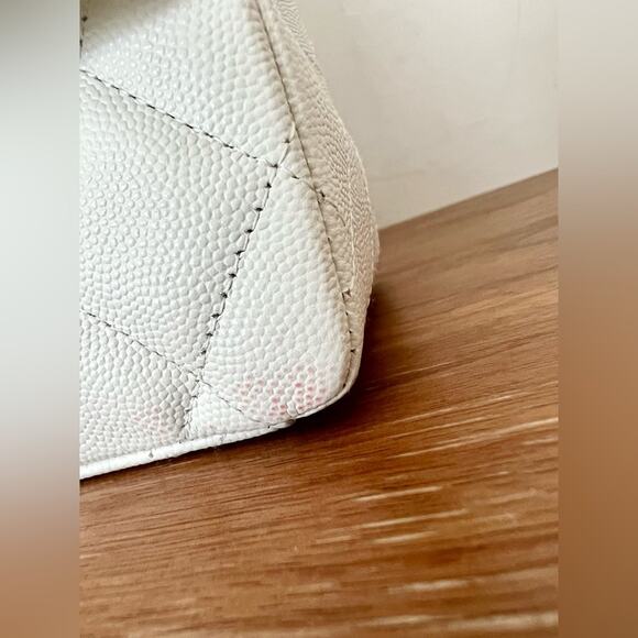 Chanel white caviar maxi flap bag champagne gold hardware with box and receipt - Picture 3 of 16